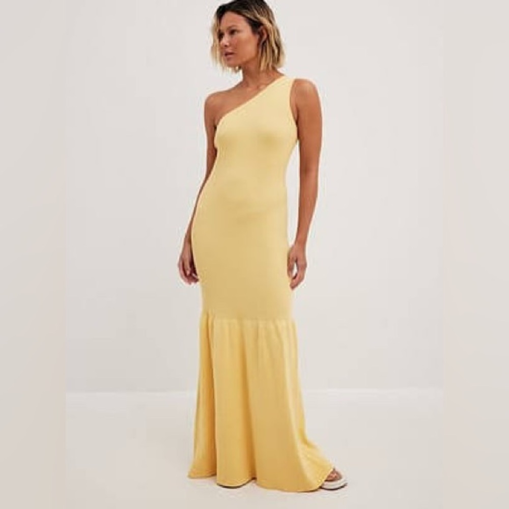 NA-KD yellow one shoulder mermaid dress